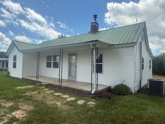Foto del edificio - 3 Bedroom 1 Bathroom Home in Greene County, TN