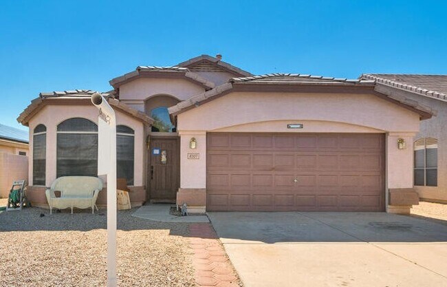 3 bedroom, 2 bathroom Mesa home is located near neighborhood parks, green belts and shopping and fea - 8307 E Portobello Ave