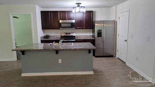 Building Photo - 3492 Quail Dr