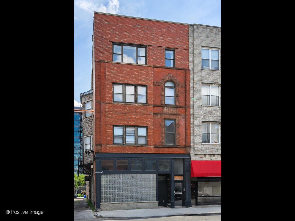 Primary Photo - 1115 W Grand Ave