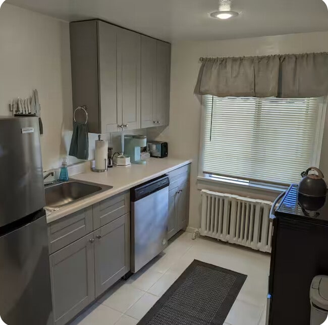 Building Photo - Main Street Apartments