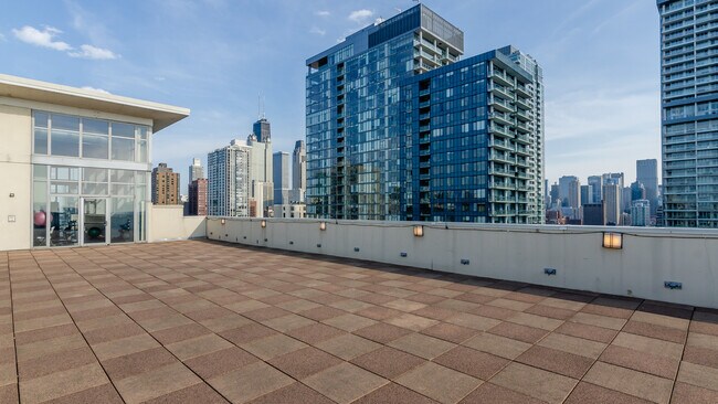 Foto del edificio - 230 W Division St
