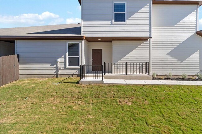 Building Photo - 746 Staglin St