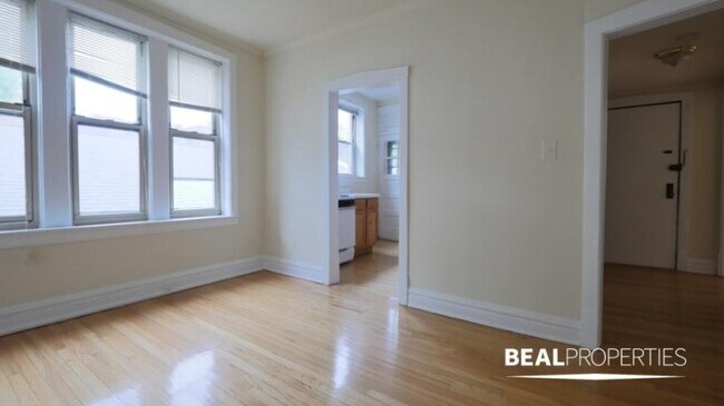 Foto del edificio - 1 bedroom in CHICAGO IL 60657