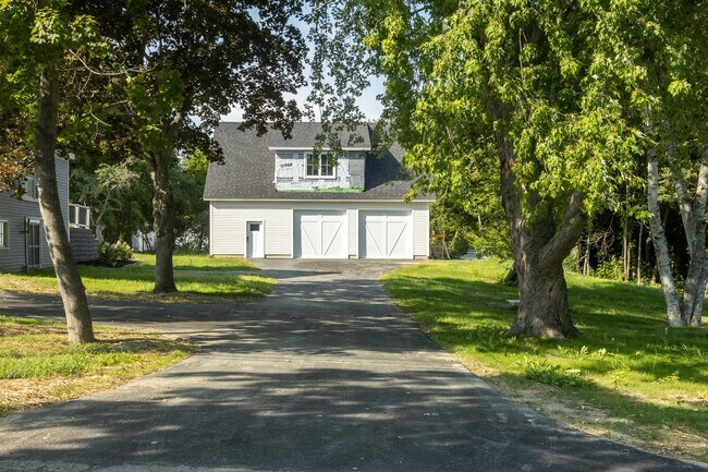 Foto del edificio - 37 Main Rd N