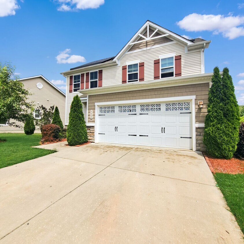 Photo - 4032 Edmonton Ct N