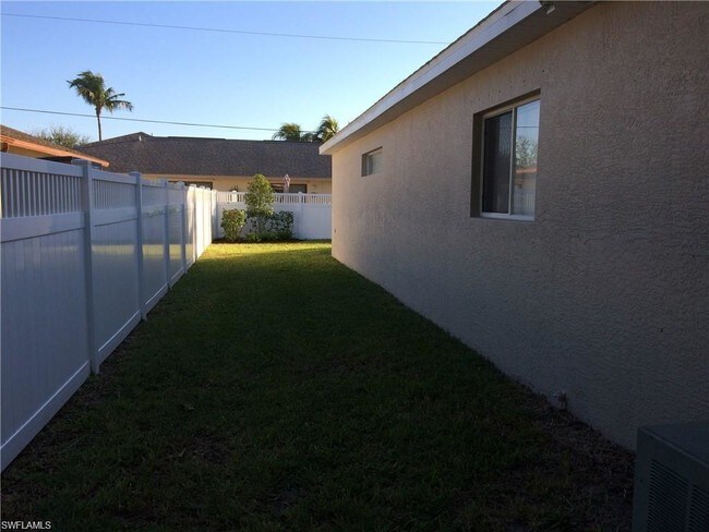 Building Photo - 714 SE 46th Ln