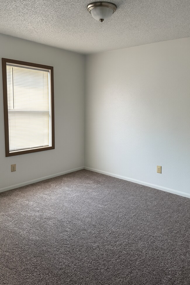 Building Photo - 2512 Elmwood Pkwy
