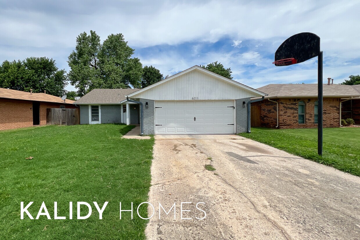 Foto principal - 6211 NW 31st St