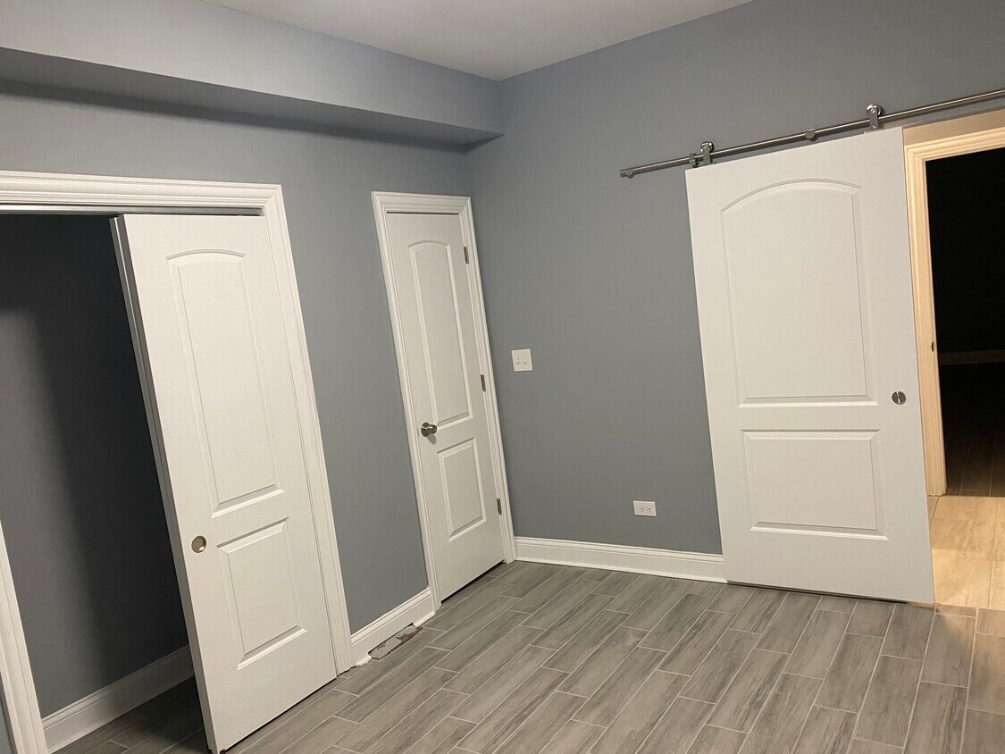 Foto principal - 5130-5132 S Greenwood Ave