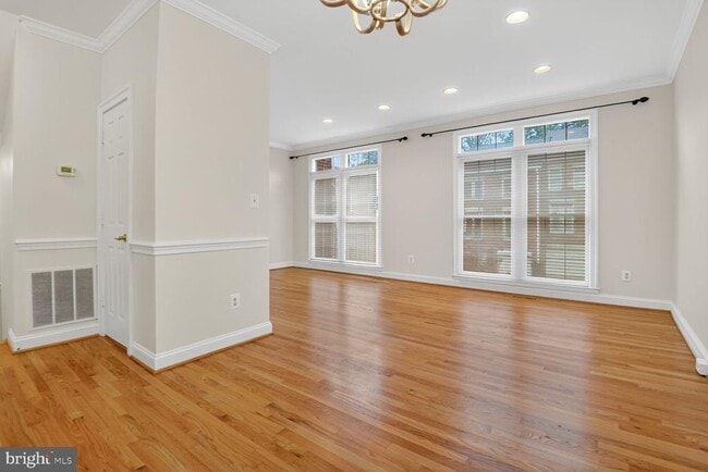 Building Photo - 11405 Summer House Ct