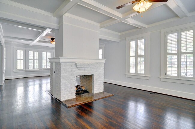 Building Photo - 1145 Mistletoe Dr