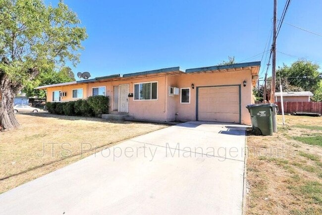 Photo - 2310 Kenworthy Way House