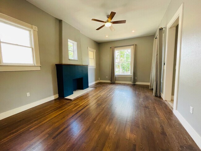 Foto del edificio - 1818 E Houston St