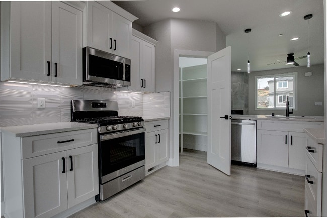 Building Photo - 750 Rio Vis Lp