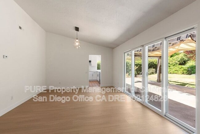 Building Photo - 7302 Azalea Pl