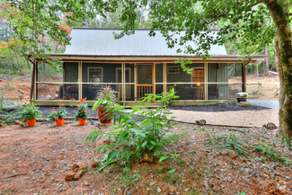 Building Photo - 121 Redbird Dr