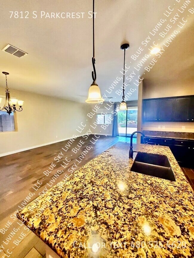 Foto del edificio - 7812 S Parkcrest St