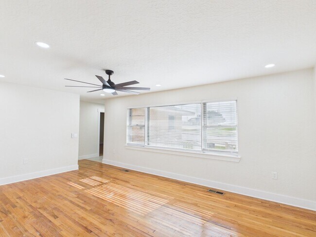 Foto del edificio - Completely Remodeled Home on Lawton's West Side