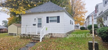 Building Photo - 103-105 S Broadway