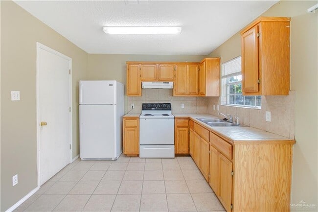 Building Photo - 4208 Flamingo Ave