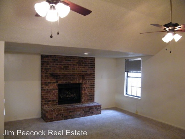 Building Photo - 2 br, 1 bath House - 104 Roosevelt Road