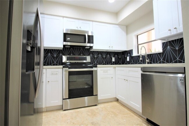 Building Photo - 4728 Post Oak Timber Dr