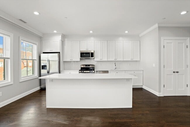 Building Photo - 4 Armonk St