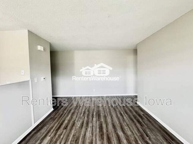 Foto del edificio - 110 NW College Ave
