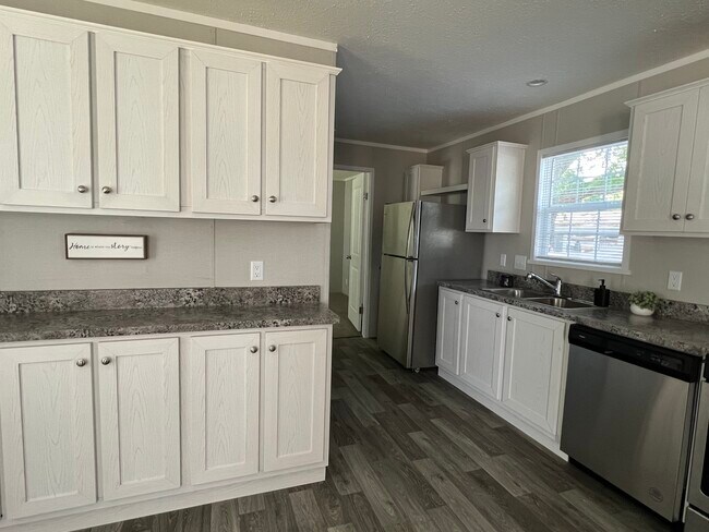Building Photo - 5168 Tokay Dr