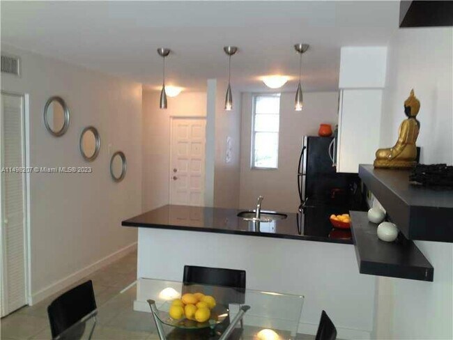 Foto del edificio - 777 NE 62nd St