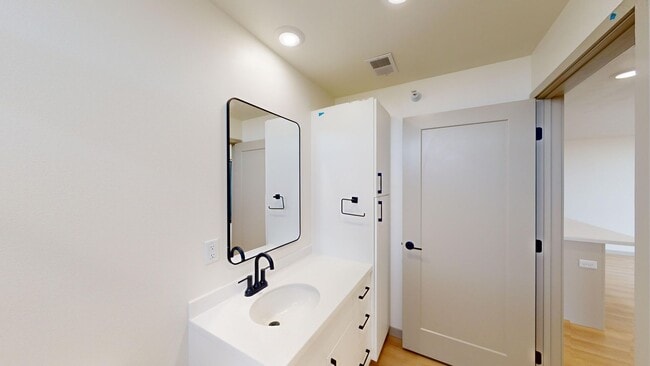 Building Photo - Bluestem Reserve Apartments