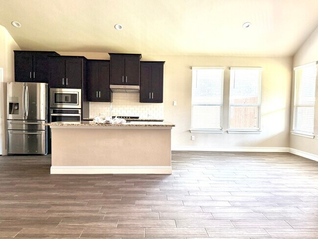 Island kitchen - 11516 Lavonia Rd