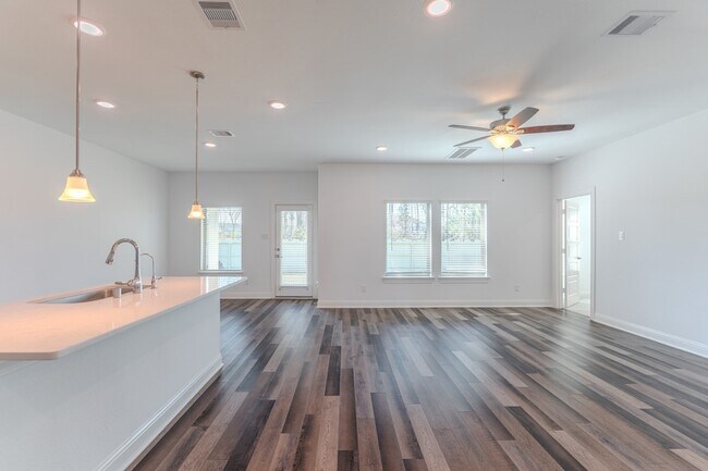 Foto del edificio - 17116 Coneflower Pl