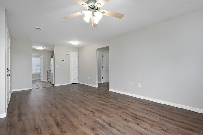 Building Photo - 241 Toni Ln