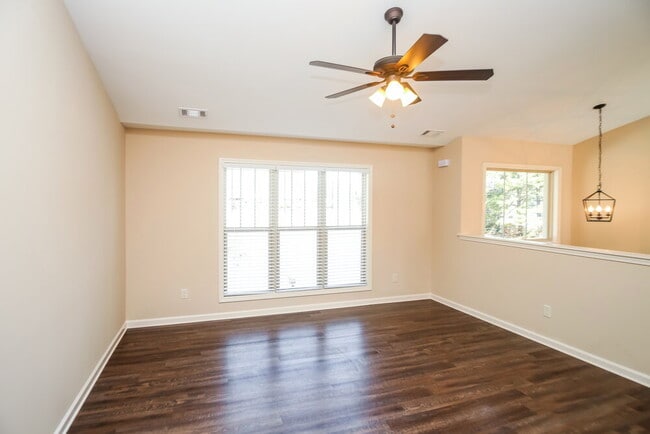 Building Photo - 981 West Ave