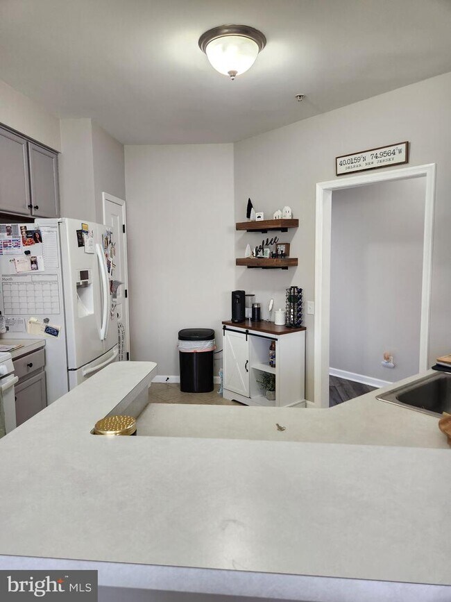 Building Photo - 130 Rosebay Ct