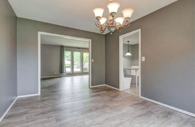 Foto del edificio - 2640 Hummingbird Ln