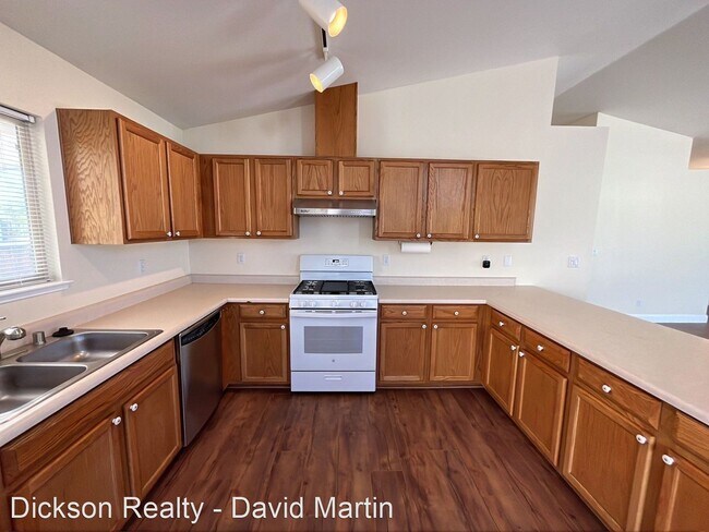 Building Photo - 3 br, 2 bath House - 970 Mercedes Dr