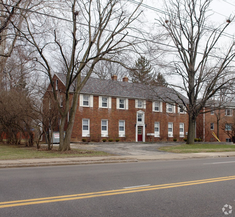 2051 W Market St, Akron, OH 44313 Apartments in Akron, OH