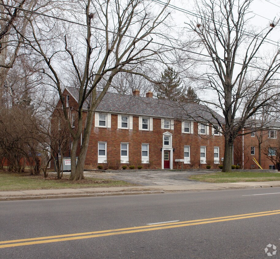 Primary Photo - 2051 W Market St