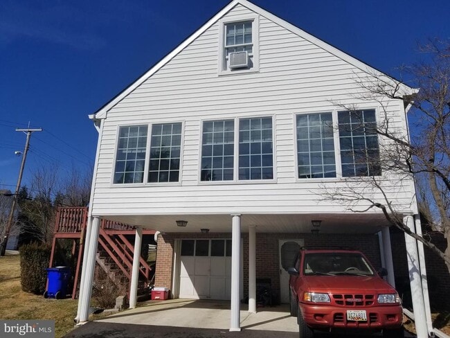 Building Photo - 4036 Overlook Dr