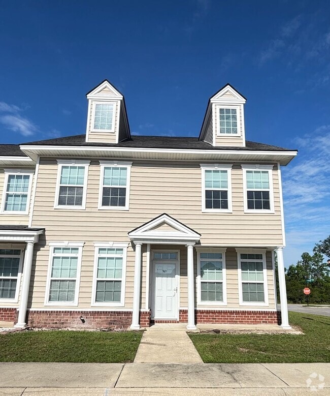 Building Photo - 501 Forsyth Dr