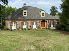 Building Photo - 142 Sunflower Rd