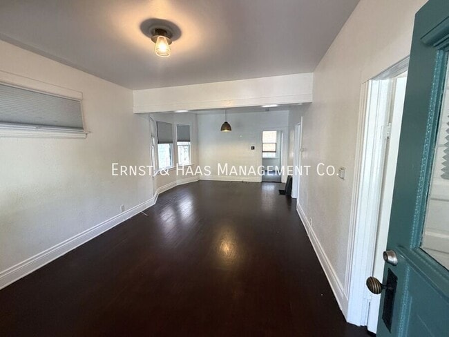 Building Photo - 209 Linden Ave