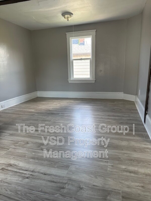 Building Photo - 5940 Engel Ave