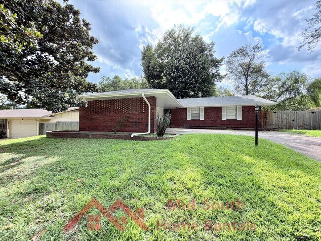 Building Photo - 3831 Hermitage Dr
