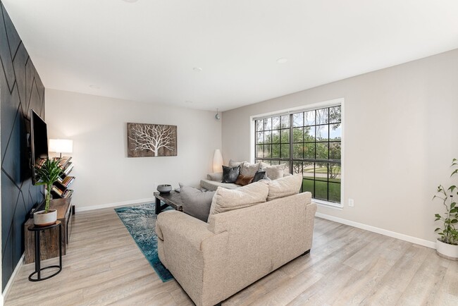 Foto del edificio - 1700 Delaford Cir