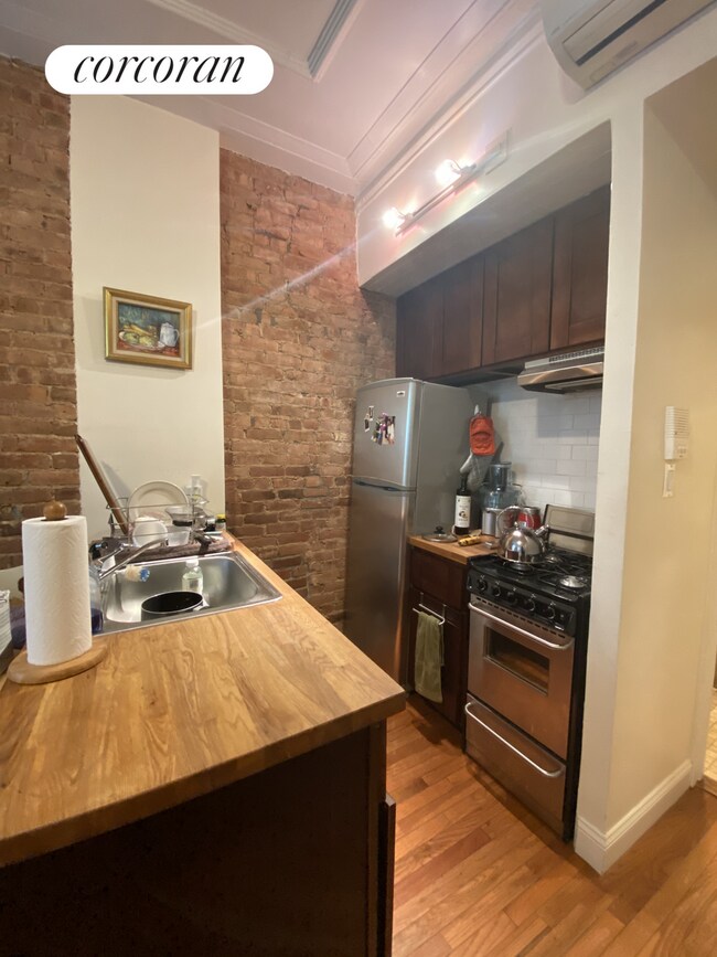 Foto del edificio - 222 E 50th St