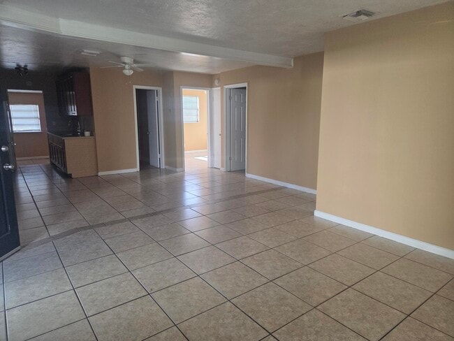 Foto del edificio - 1509 Pine Tree Ct